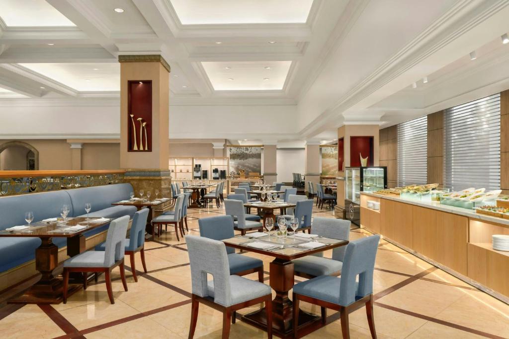 Restaurant, Sheraton Hanoi Hotel in Hanoi