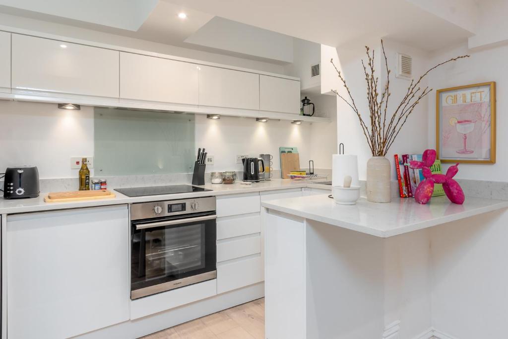 Clarendon Place - Stunning 1BD in Leamington Spa!, Leamington