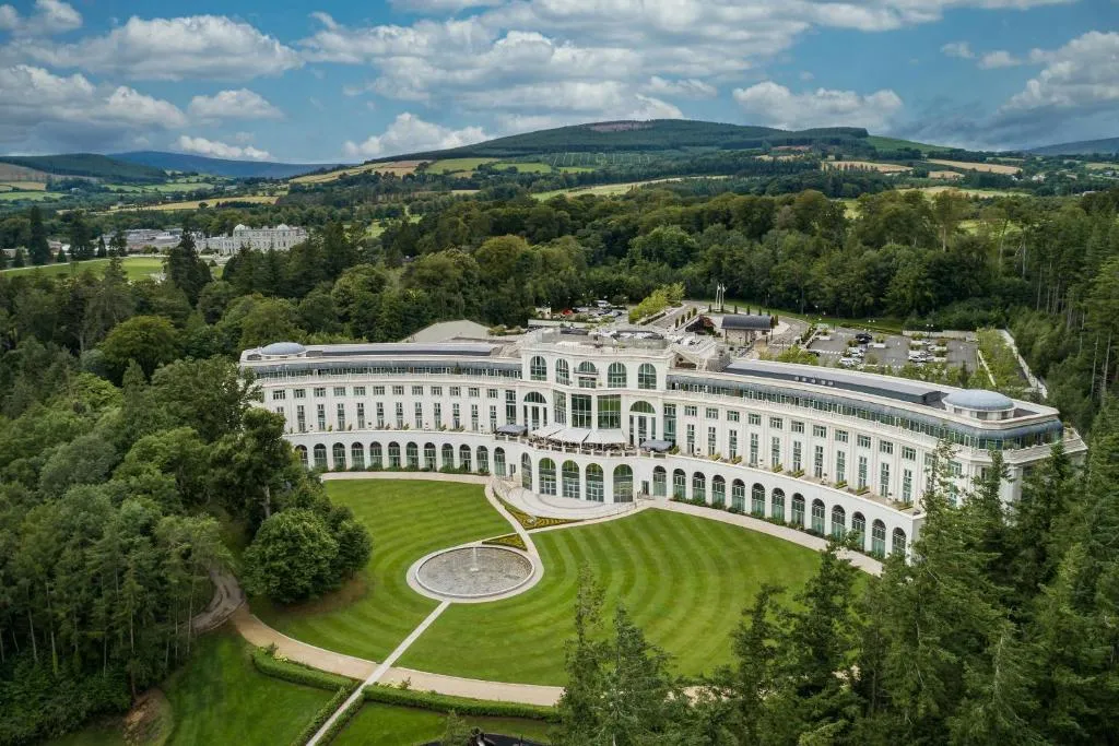 Powerscourt Hotel, Autograph Collection, hotel in Enniskerry