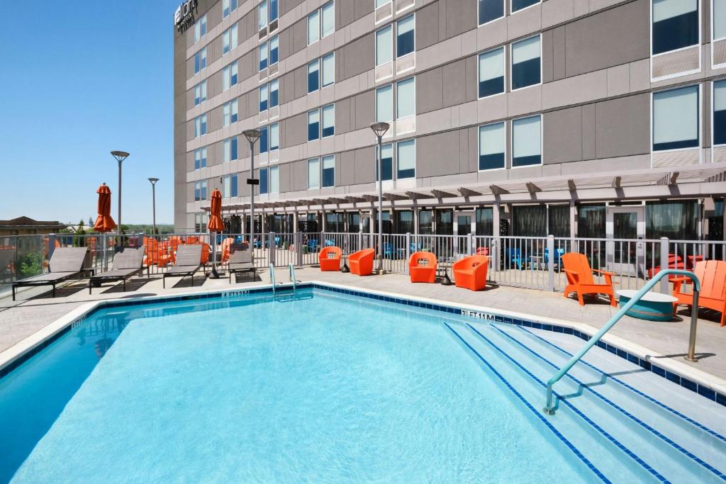 スイミングプール