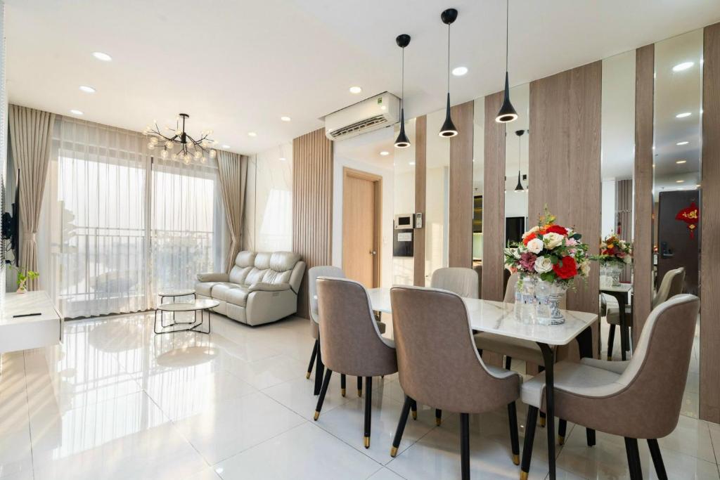 Stay With Me Saigon Apartment &#8211; Rivergate Building