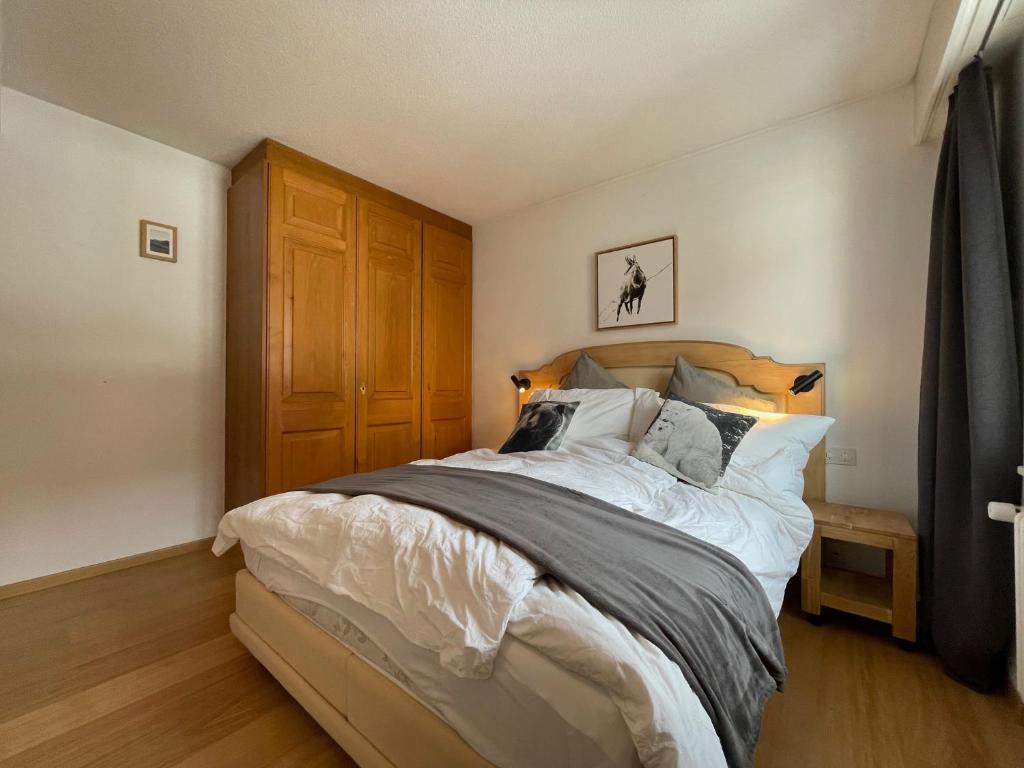 Cosy Rooftop Downtown Crans-Montana with Stunning View and Swimming Pool - 3