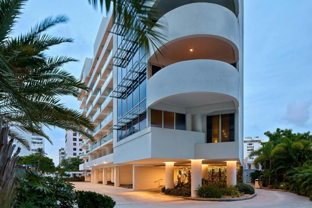 Casa Costera, Isla Verde Beach, Apartments by Marriott Bonvoy, San Juan