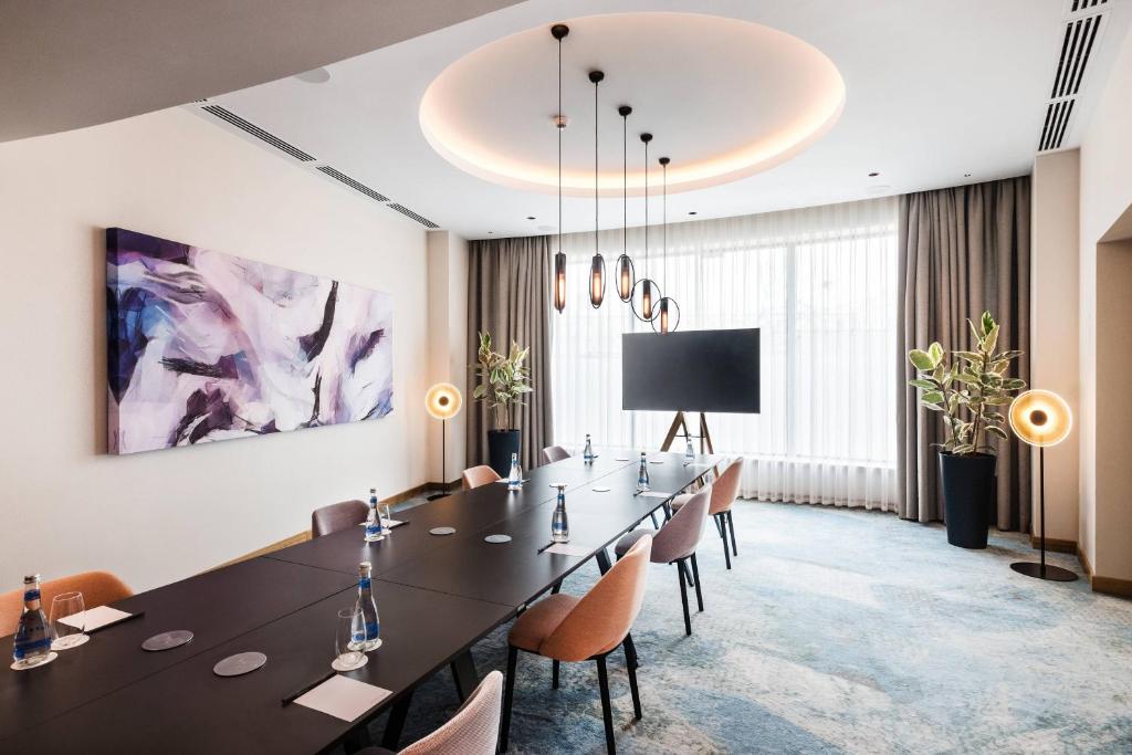 Toplantı odası / Geniş salon