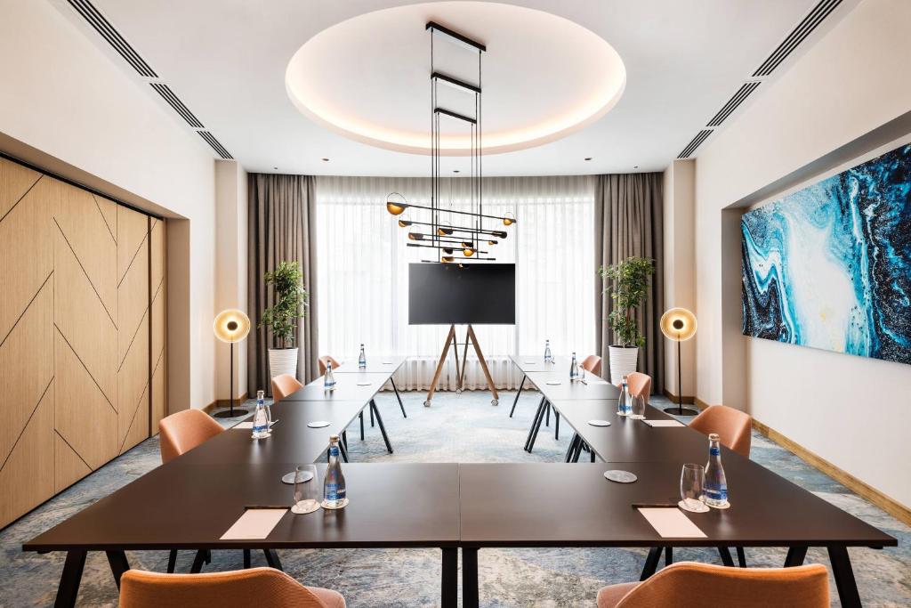 Toplantı odası / Geniş salon