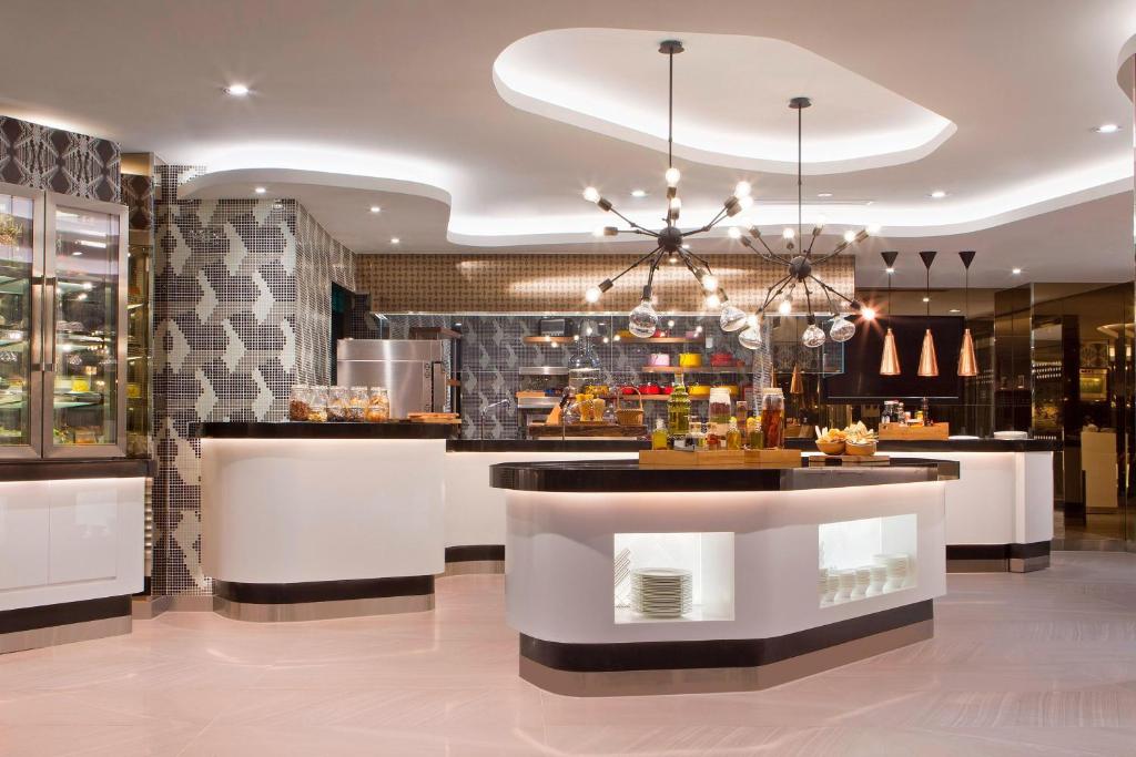 Pub/Lounge
