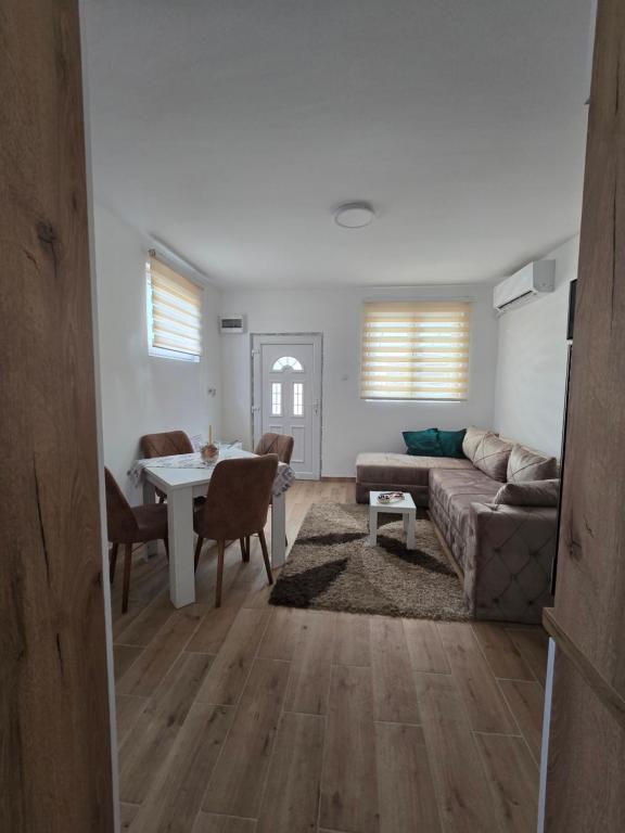 Apartman Kocić, Temska