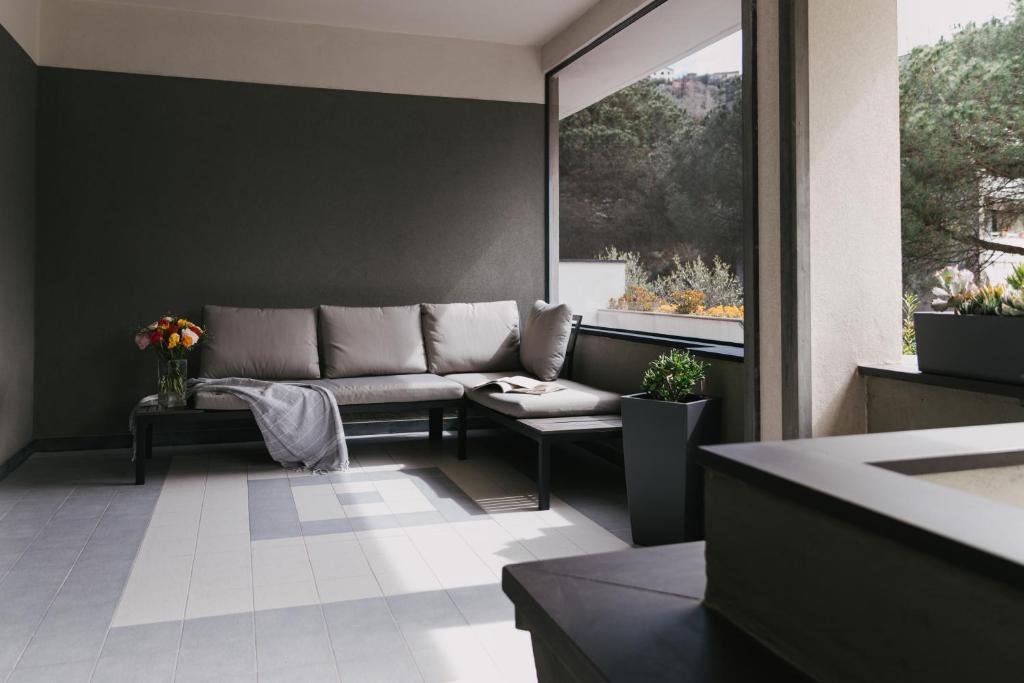 Your home in Chiavari- Large terrace & 2 bedrooms - 1