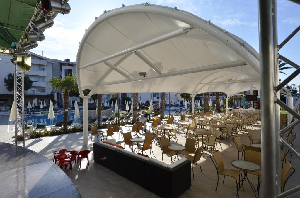 Calimera Side Resort — Restaurant & bars in Side