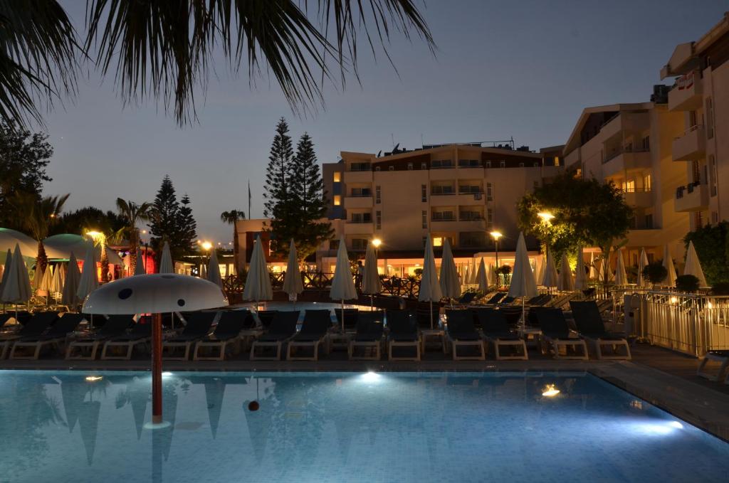 Calimera Side Resort — Hotel building in Side