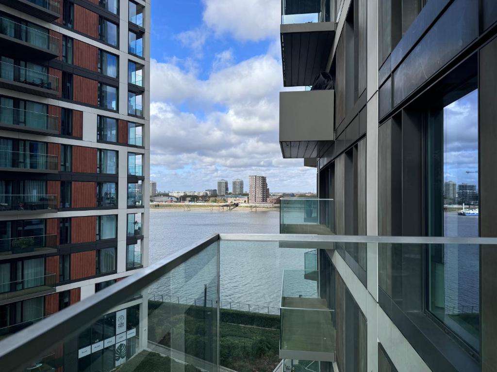 Central London Luxury 2 bed apartment, Woolwich