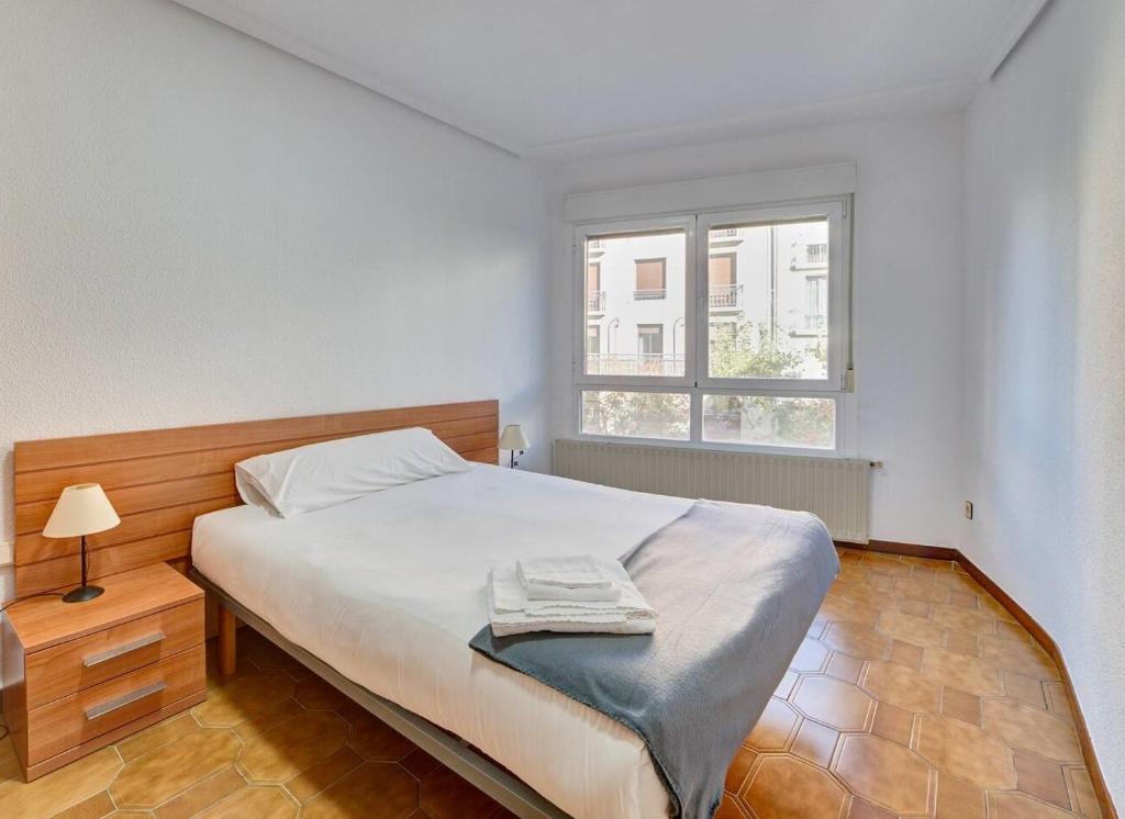 Apartamento Bretón de los Herreros con TERRAZA - 1