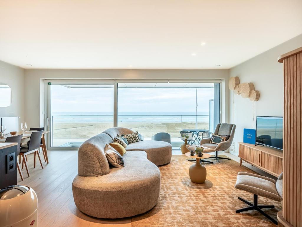 Apartment in Koksijde with Stunning Sea Views, Sint-Idesbald
