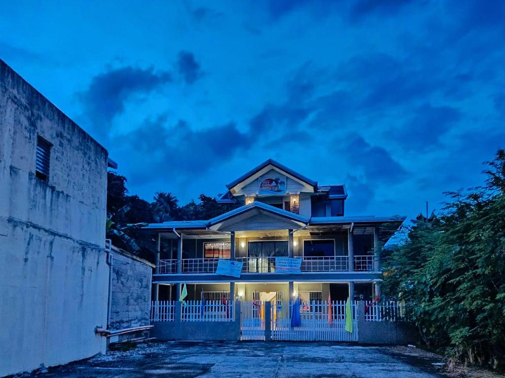 레드도어즈 앳 가르시아 에르난데스 보홀