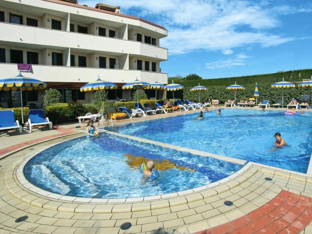 Apartment in Cavallino by Adriatic Beach - 2