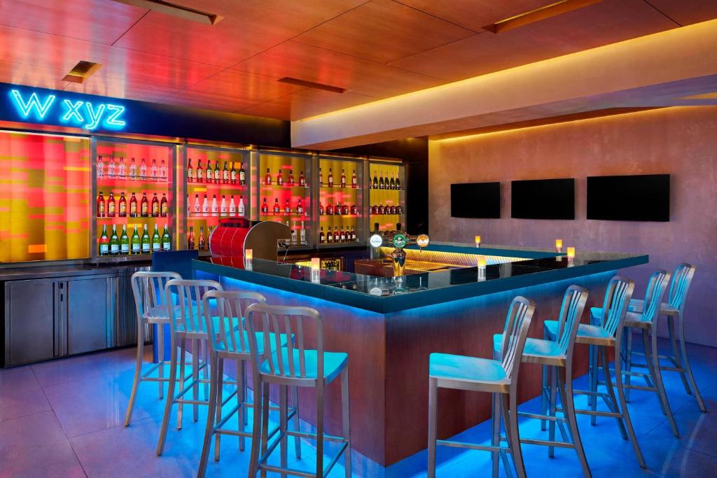 Bar/lounge
