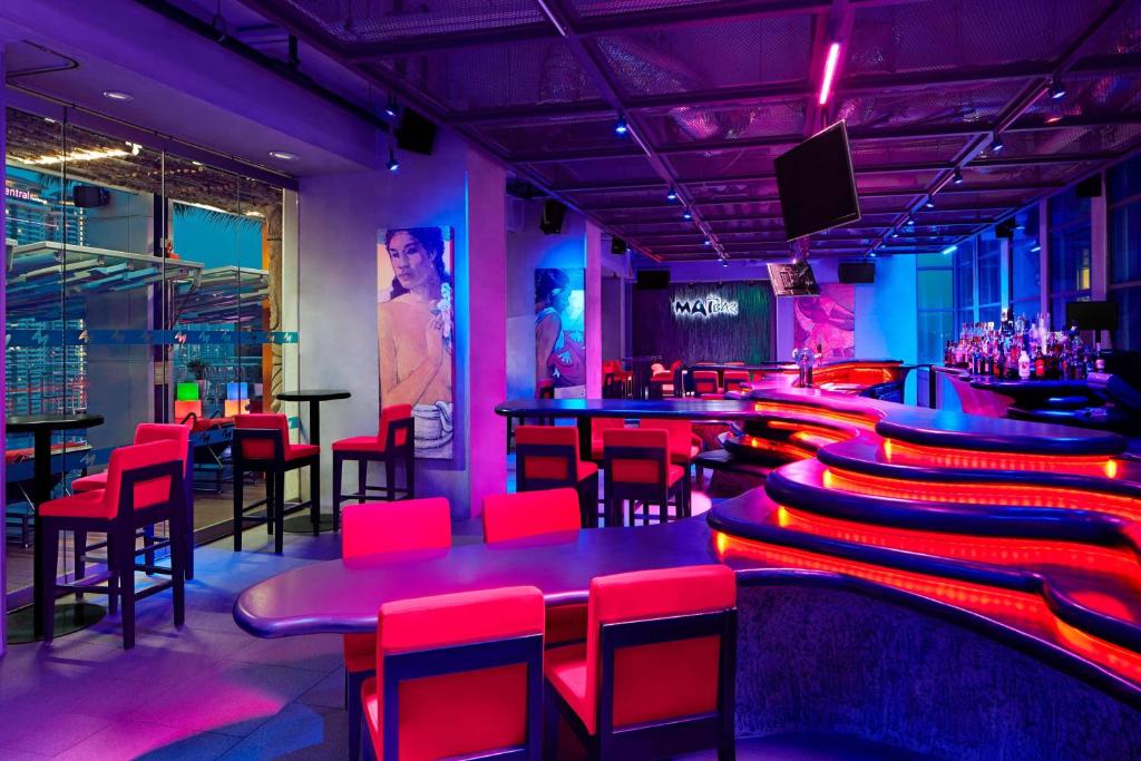 Bar/lounge