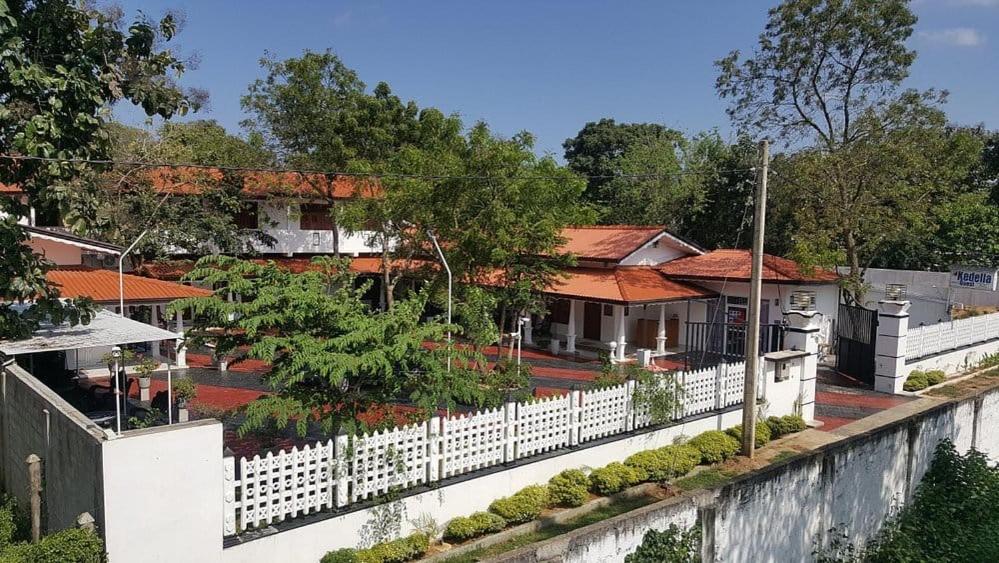 INTEC Kedella Guest, Kataragama