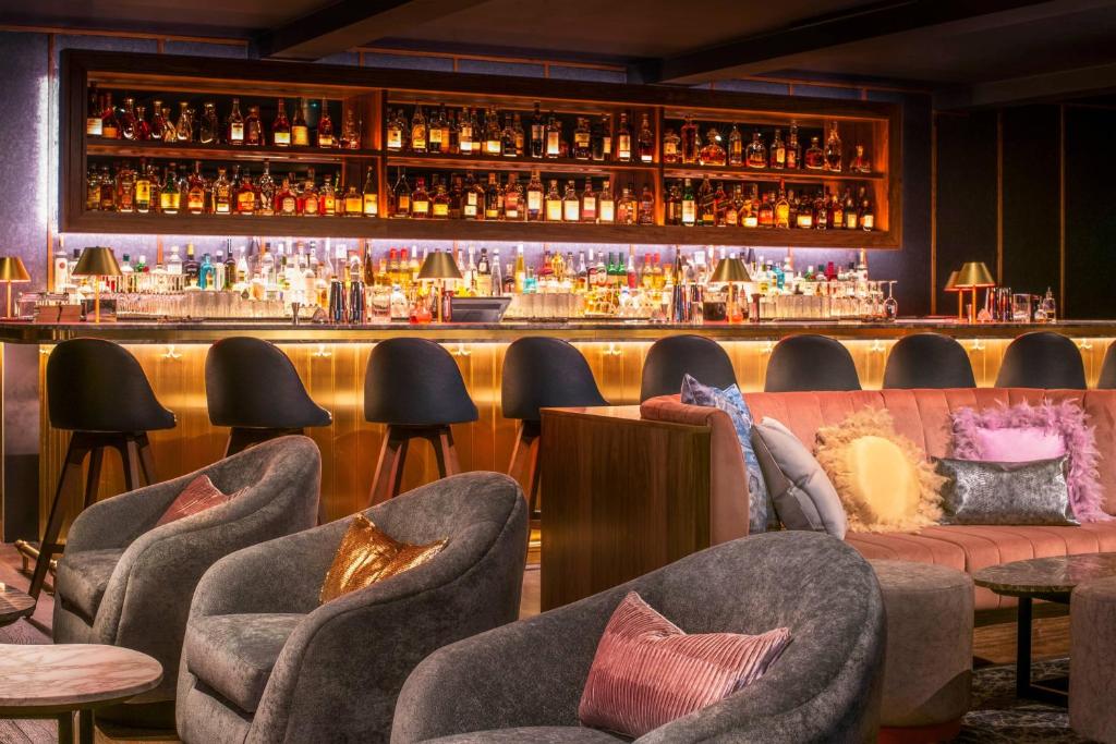 Bar/lounge