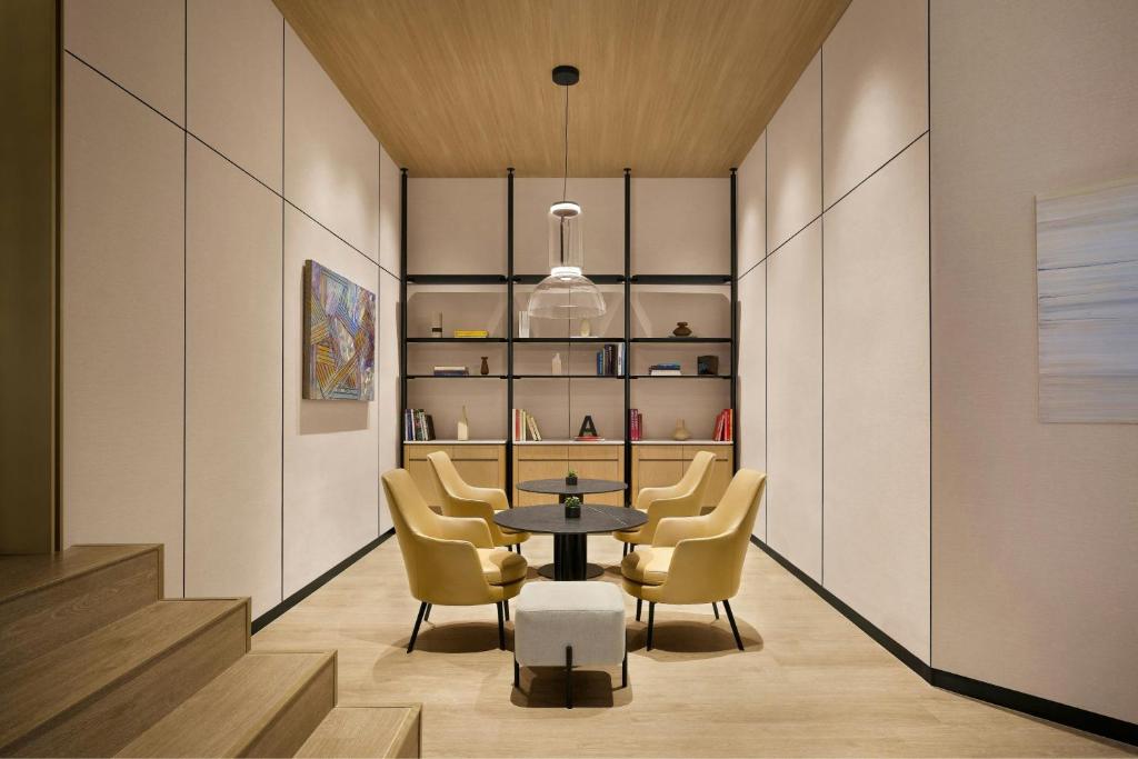 Pub/lounge