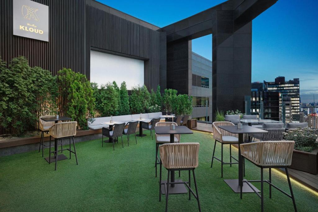 Pub/lounge