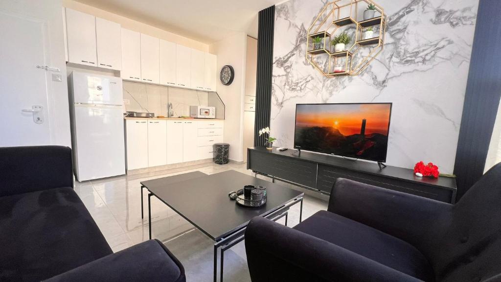 Bat yam sea view apartment, Bat Jam