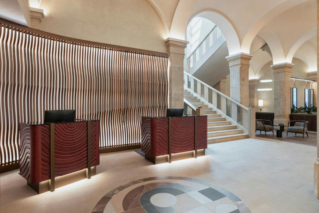 フロント・ロビー