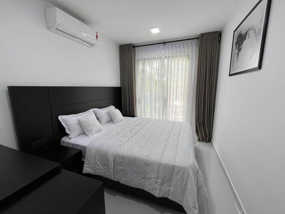 The Divines Edge, Hikkaduwa