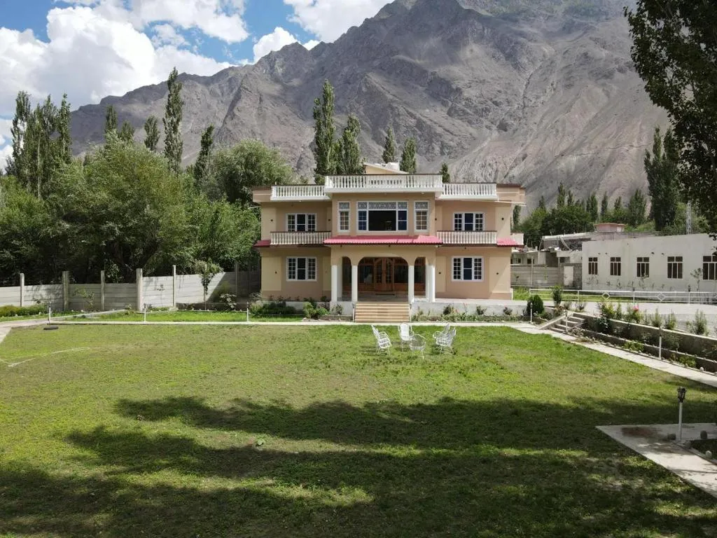 Areena Hotel, hotel in Skardu