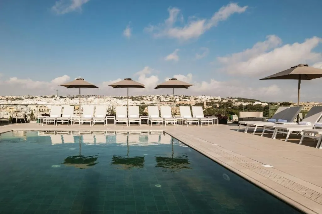 AC Hotel by Marriott St Julian's，位于圣朱利安斯的酒店