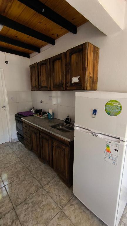 Duplex con patio y cochera, con aire acondicionado y vajilla completa en el centro de Choele Choel - 5