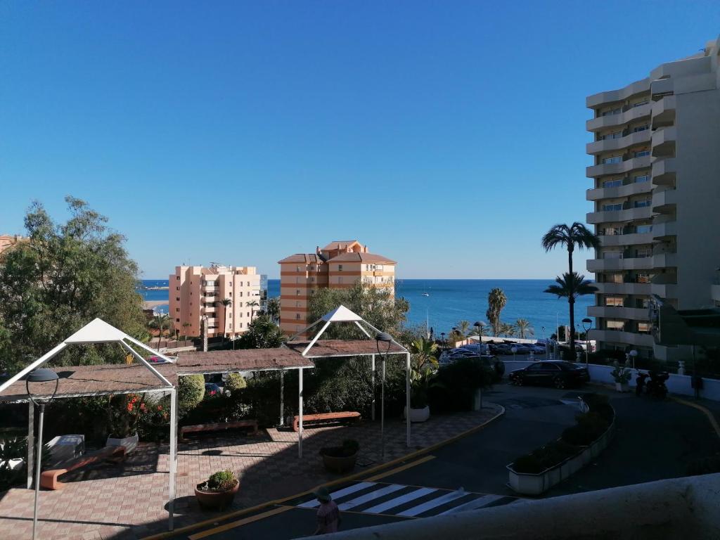 Estudio terraza vista mar parking gratuito piscinas - 2