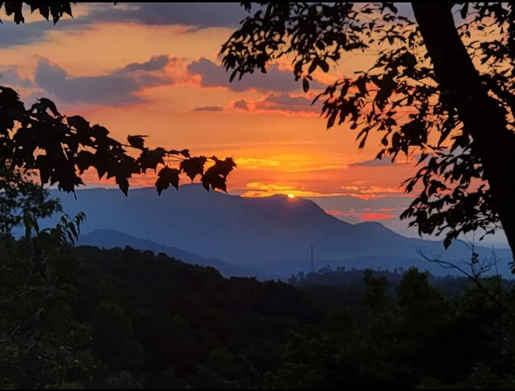 Rustic Cabin, Sevierville