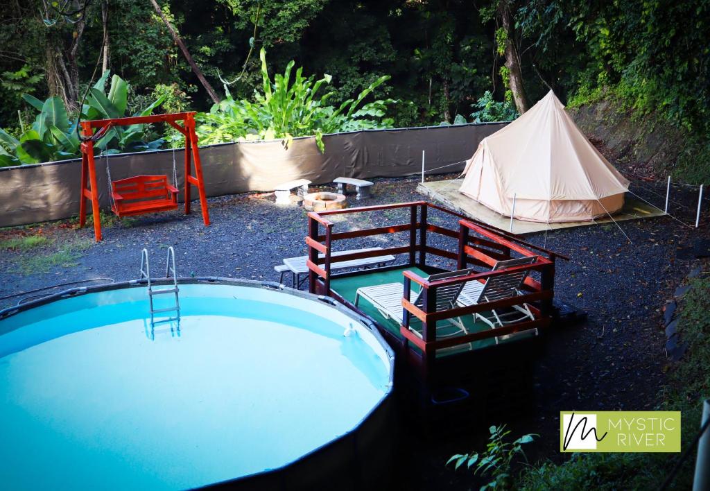 Mystic River, Beverly Hills