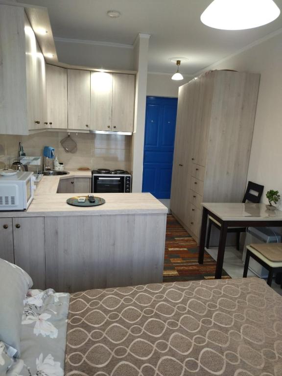 Studio B3, Mytiléna