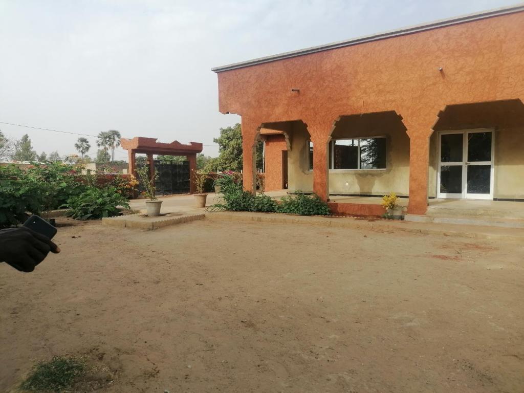 La Yayemoise, Fimela