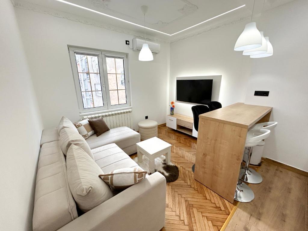 Central Elegance - 2