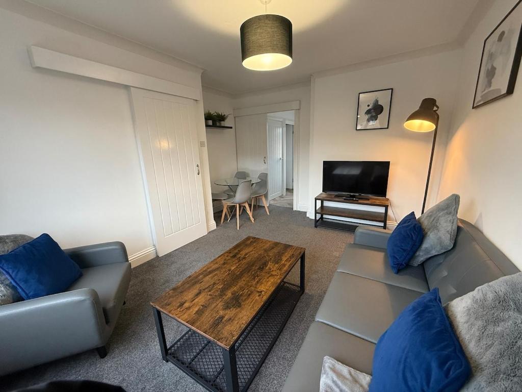 Cromwell-2 Bed Great for Contractors with Drive WiFi, Gateshead