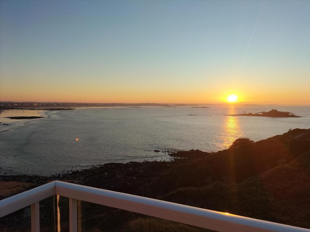 Le Cézembre - vue 180 baie St Malo - 2