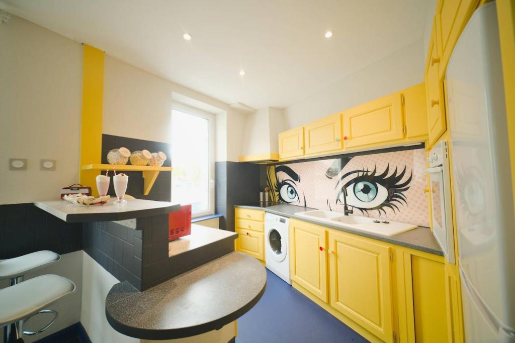 Popart Insolite Jacuzzi,Sauna & SPA Parking free - 2