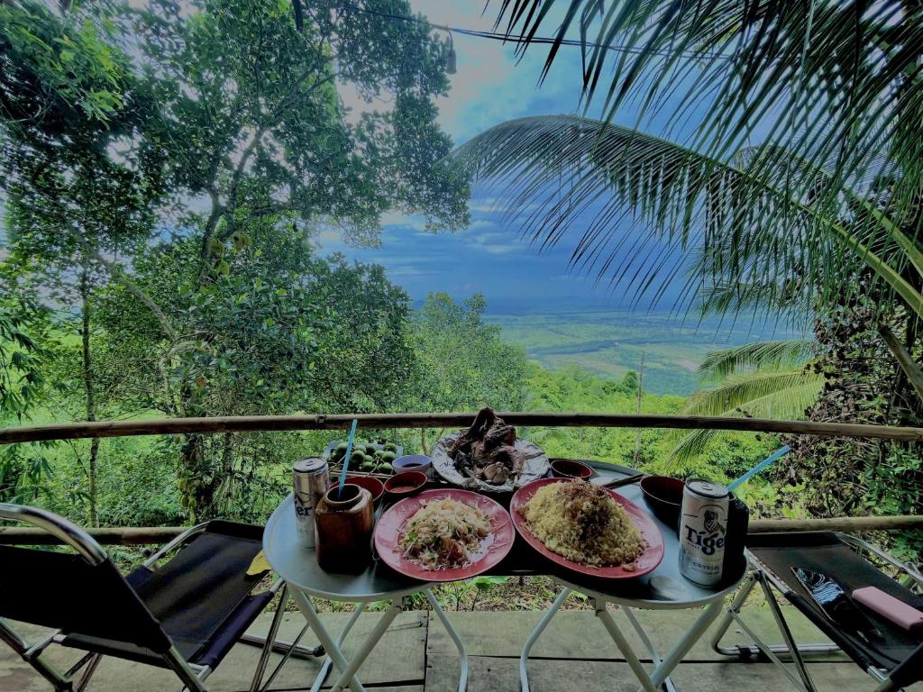 Phu Si Homestay va Seafood Nui Cam