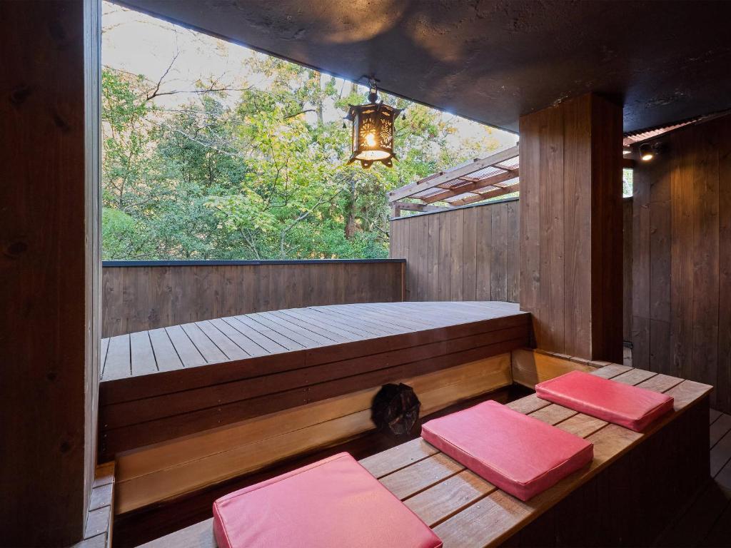 Hot spring bath