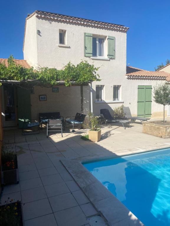 Charmante Maison provençale avec piscine dans Avignon - 2