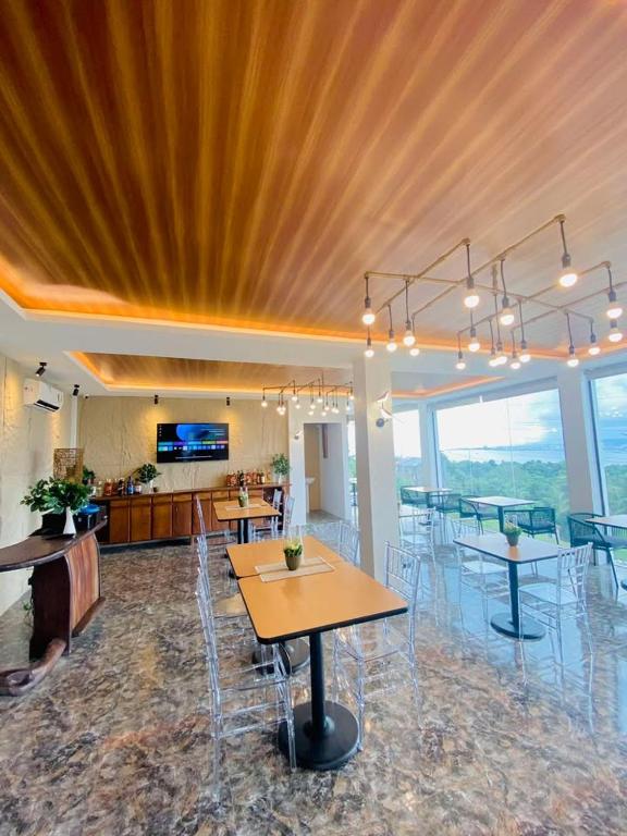 Restaurant, Castle View Hotel Samal in Davao City