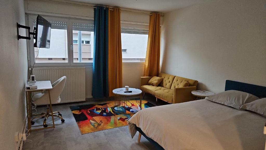 Cozy studio 3 min walk to train station - 1