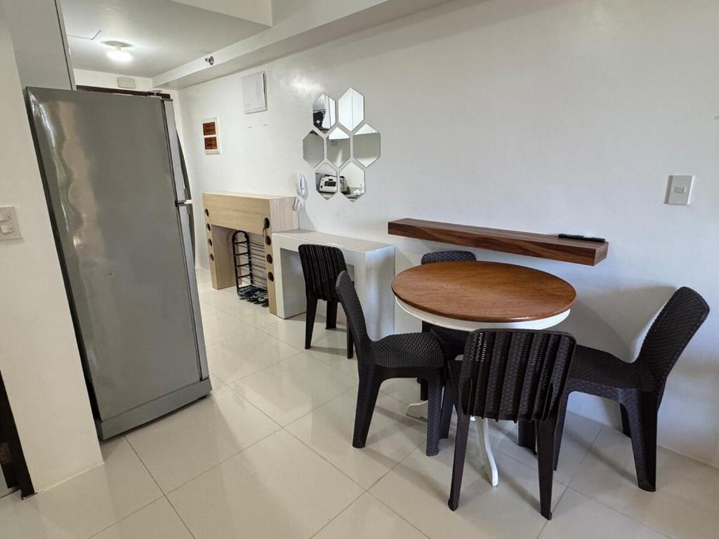 1 minute walk to mines view park and good shepherd, Baguio