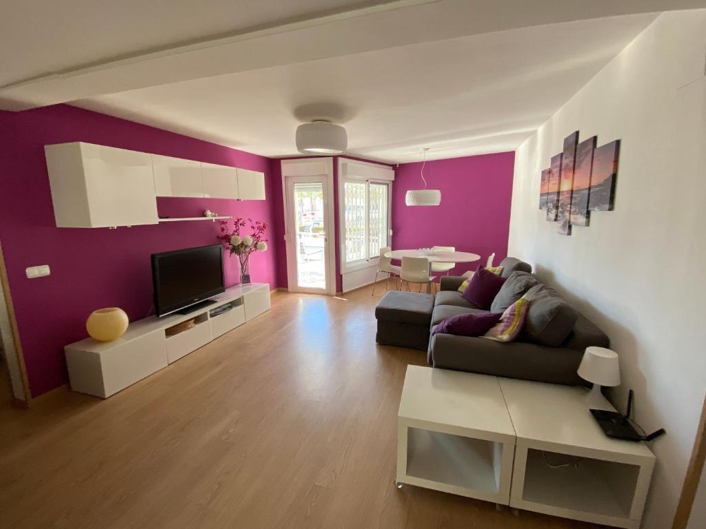 Moderno Apartamento en 1a Linia de mar en Salou. - 2