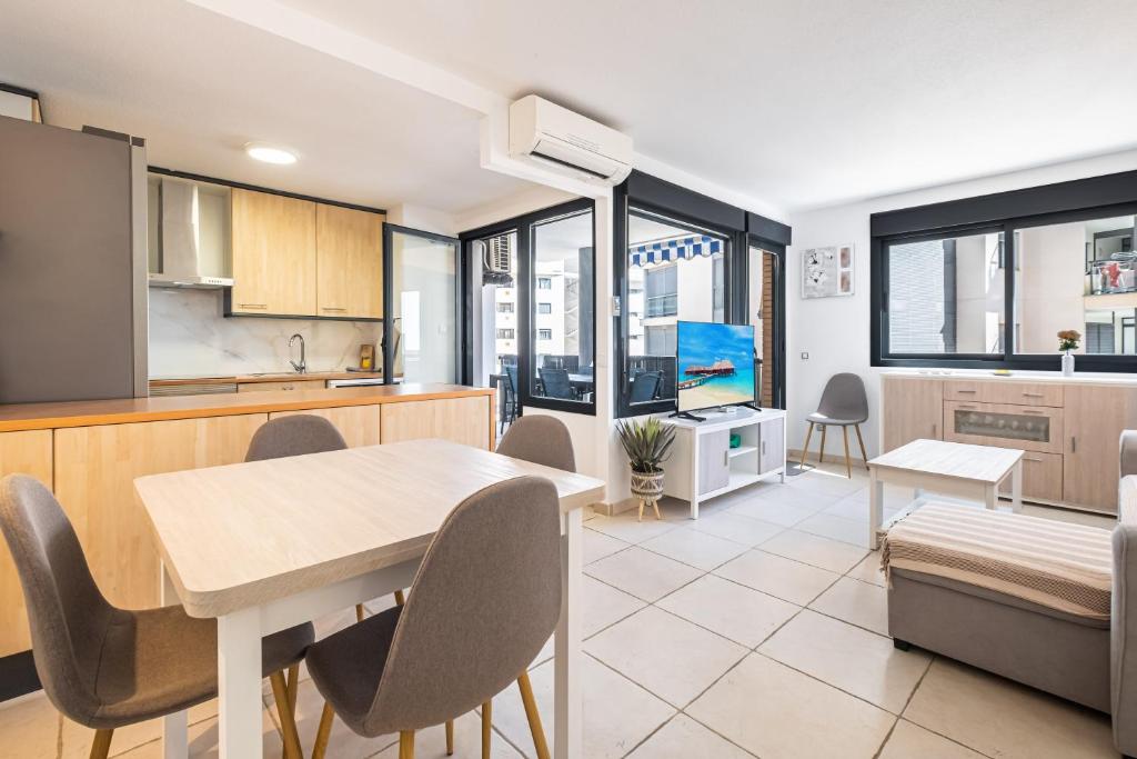 Tamarindo Apartment 6p - Playa La Cala Beach, Benidorm