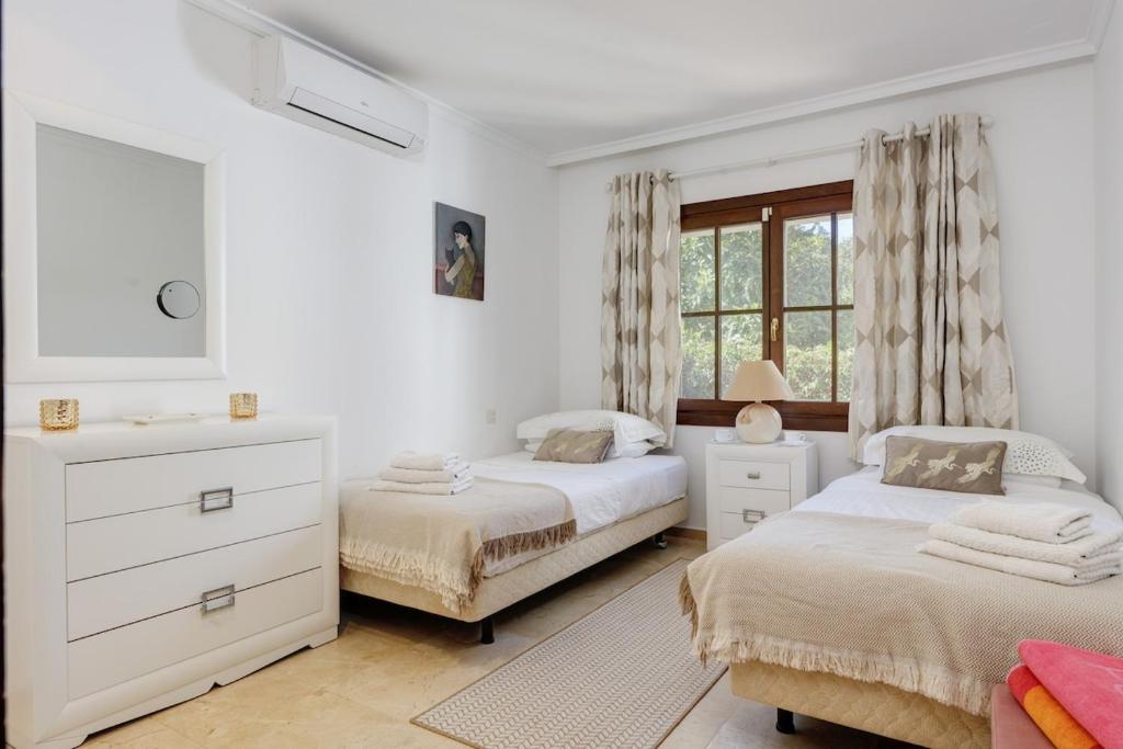 Casa Cumbre - 3 Bedroom Holiday Villa - 4
