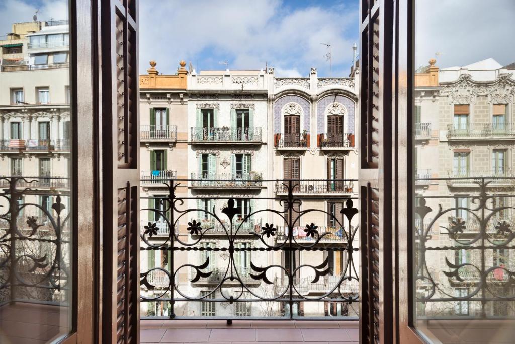 Bailen Apartments by Central - 2